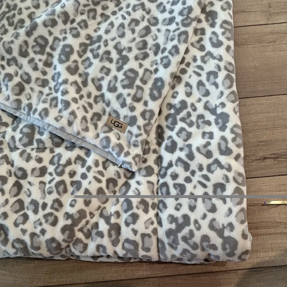 UGG Twin Comforter Grey Snow Leopard Print Bedding Set Quilted Standard Sham